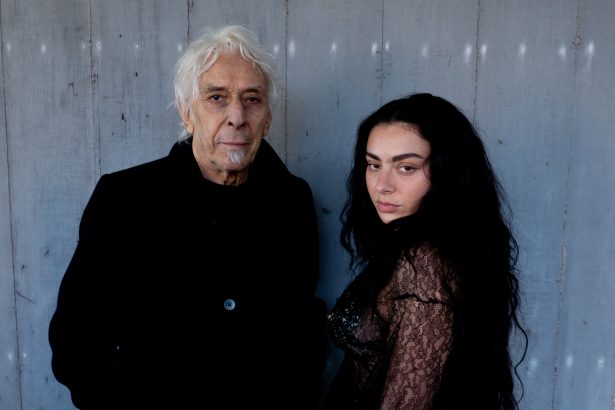 John Cale e Charli XCX, foto de Henry Redcliffe