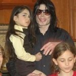 Filhos de Michael Jackson declaram guerra por disputa de fortuna de R$ 4 bilhões