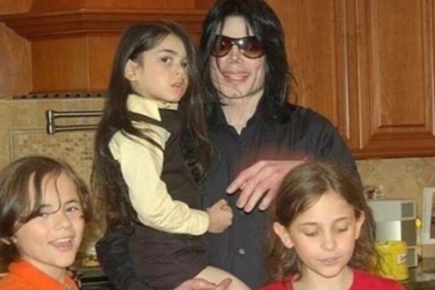 Filhos de Michael Jackson declaram guerra por disputa de fortuna de R$ 4 bilhões