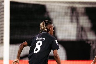 Danilo se manifestou após Botafogo recusar proposta do Palmeiras / Reprodução: Instagram @danilo.8