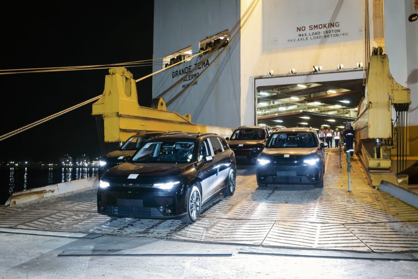 Veículos da Leapmotor desembarcados em porto brasileiro
