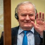 Ratko Mladic durante audiência em Haia